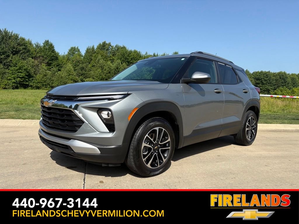 Used 2024 Chevrolet TrailBlazer LT w/ LT Cold Weather Package FWD image 1