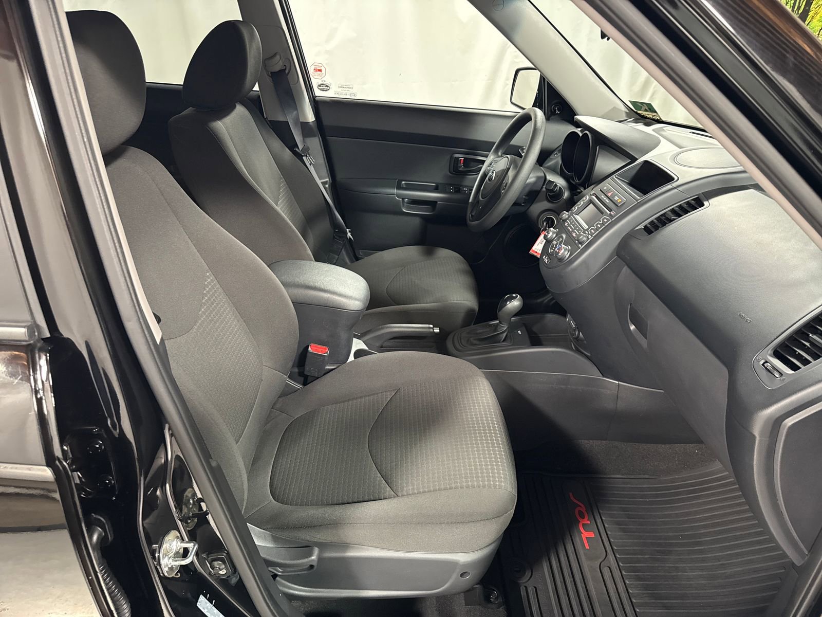 Used 2013 Kia Soul FWD image 25