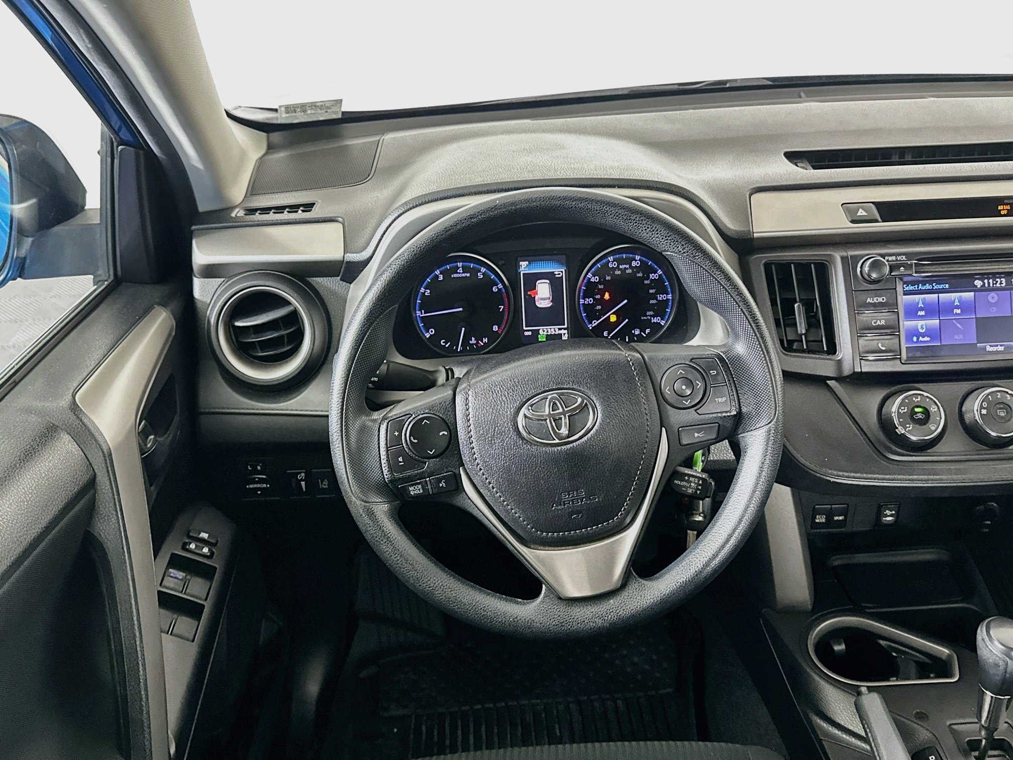 Used 2018 Toyota RAV4 LE w/ Carpet Mat Package FWD image 17