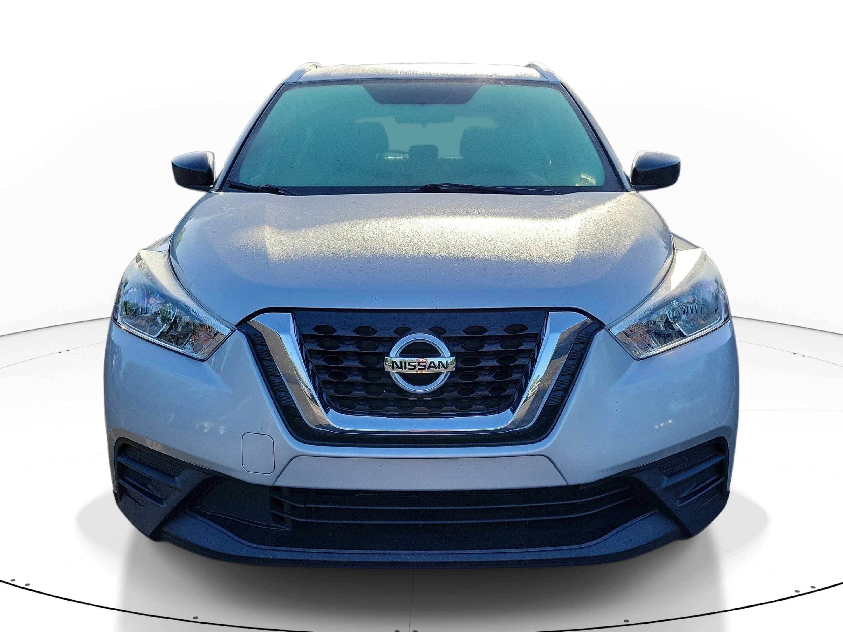 Used 2019 Nissan Kicks S image 2
