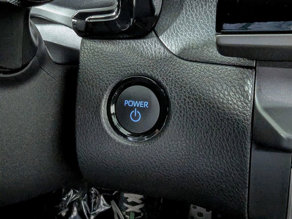Certified 2025 Toyota Camry SE AWD/4WD image 22