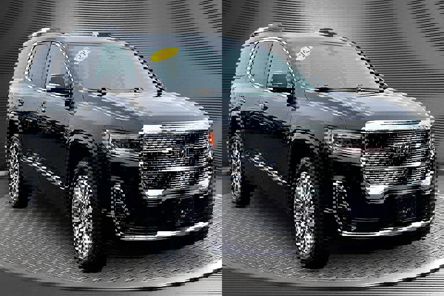 Used 2021 GMC Acadia Denali w/ Denali Ultimate Package AWD/4WD image 1