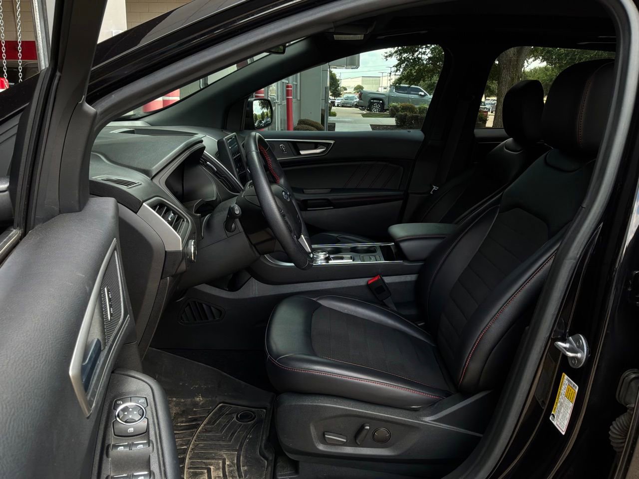Used 2022 Ford Edge ST-Line AWD/4WD image 10