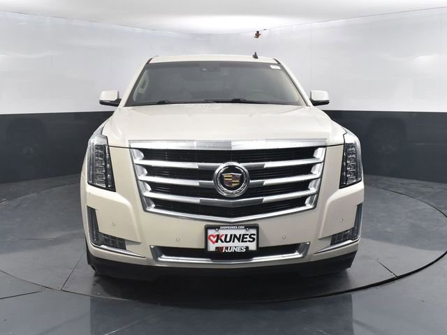 Used 2015 Cadillac Escalade ESV Luxury image 2