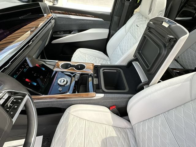 Certified 2026 Cadillac Escalade Platinum Sport AWD/4WD image 29