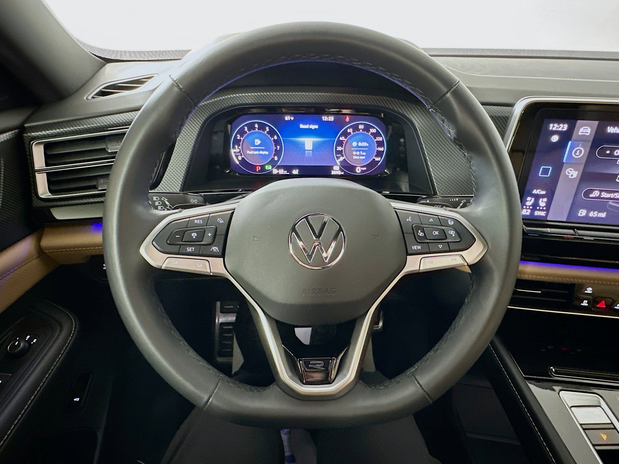 Used 2025 Volkswagen Atlas Cross Sport SEL R-Line image 11