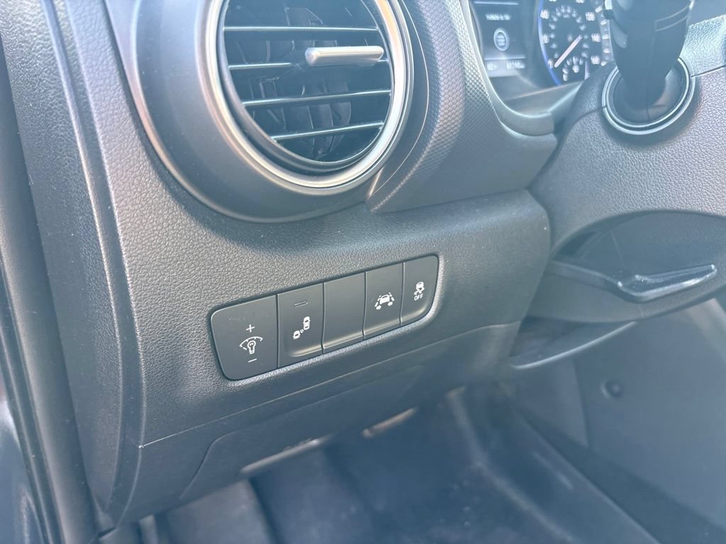 Used 2018 Hyundai Kona SEL w/ SEL Tech Package 02 AWD/4WD image 17