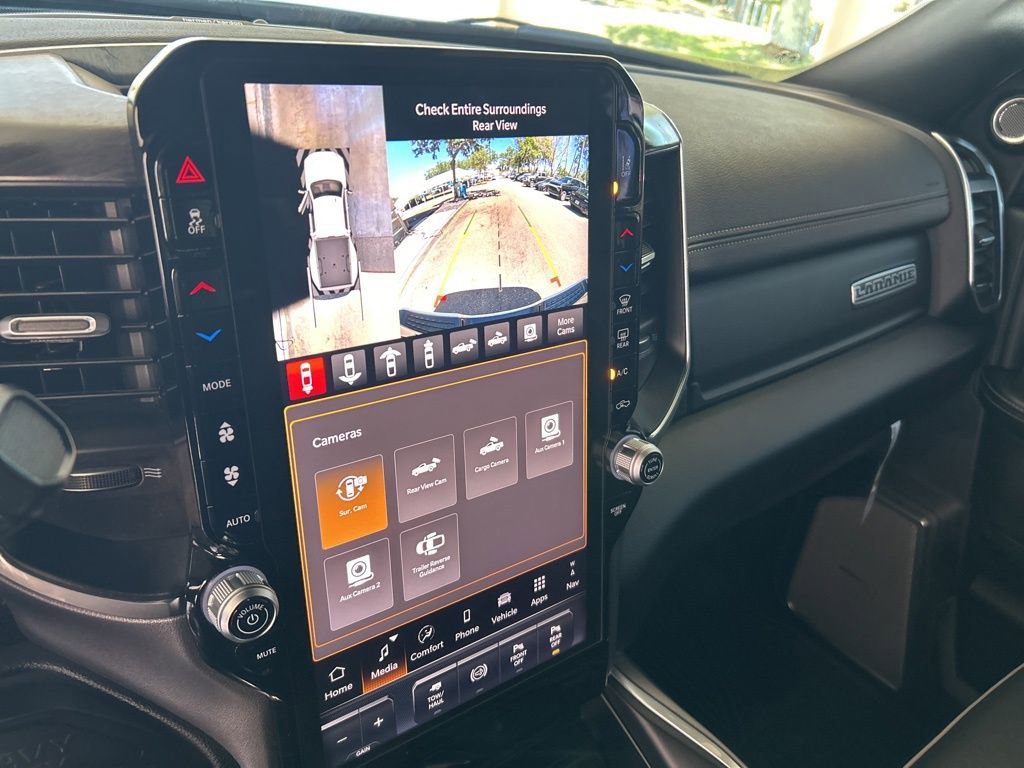 Used 2025 RAM 3500 Laramie AWD/4WD image 9