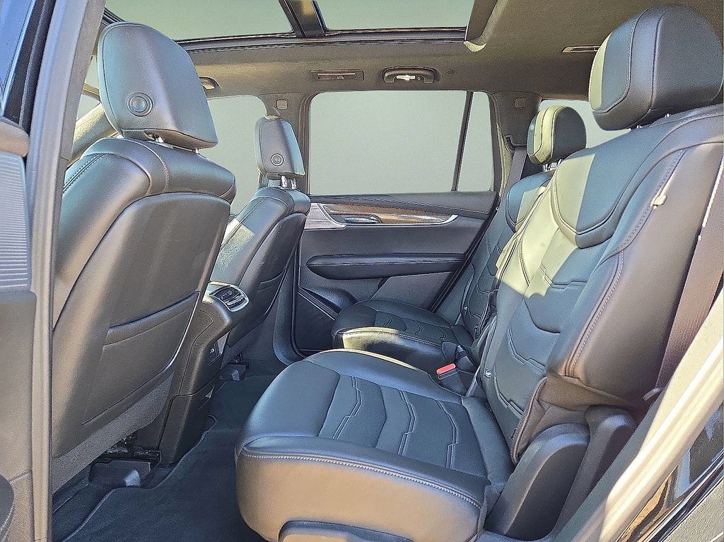 Used 2024 Cadillac XT6 Sport w/ Platinum Package AWD/4WD image 15