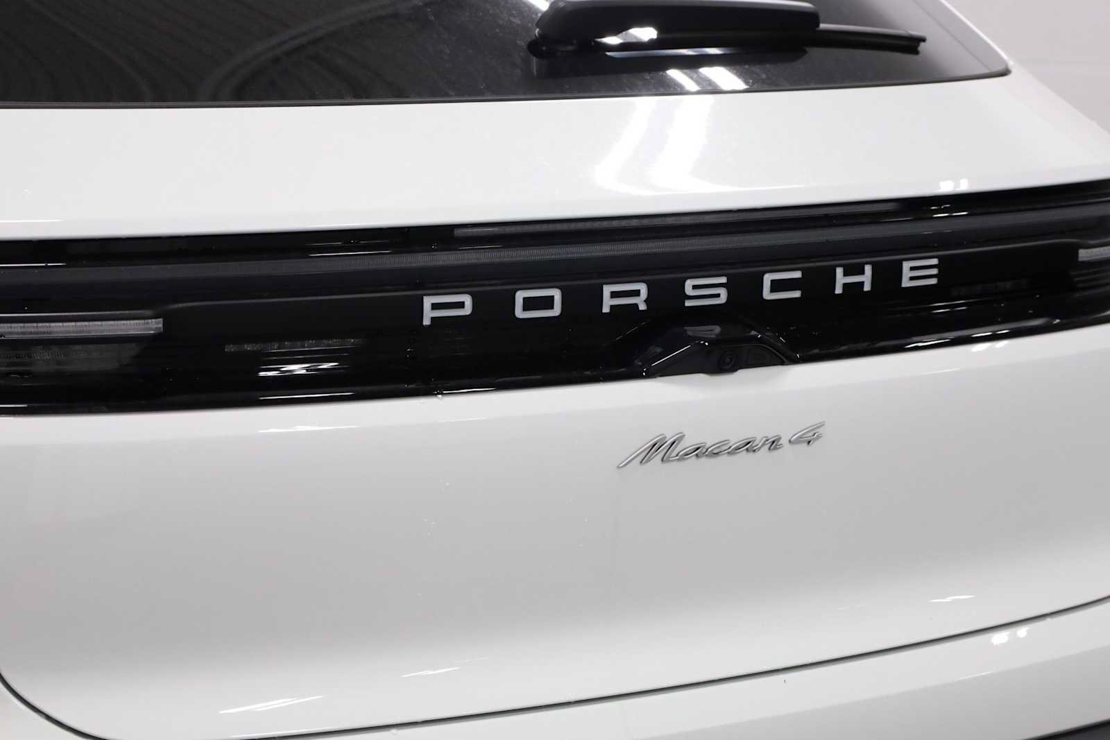 New 2026 Porsche Macan 4 Electric AWD/4WD image 9