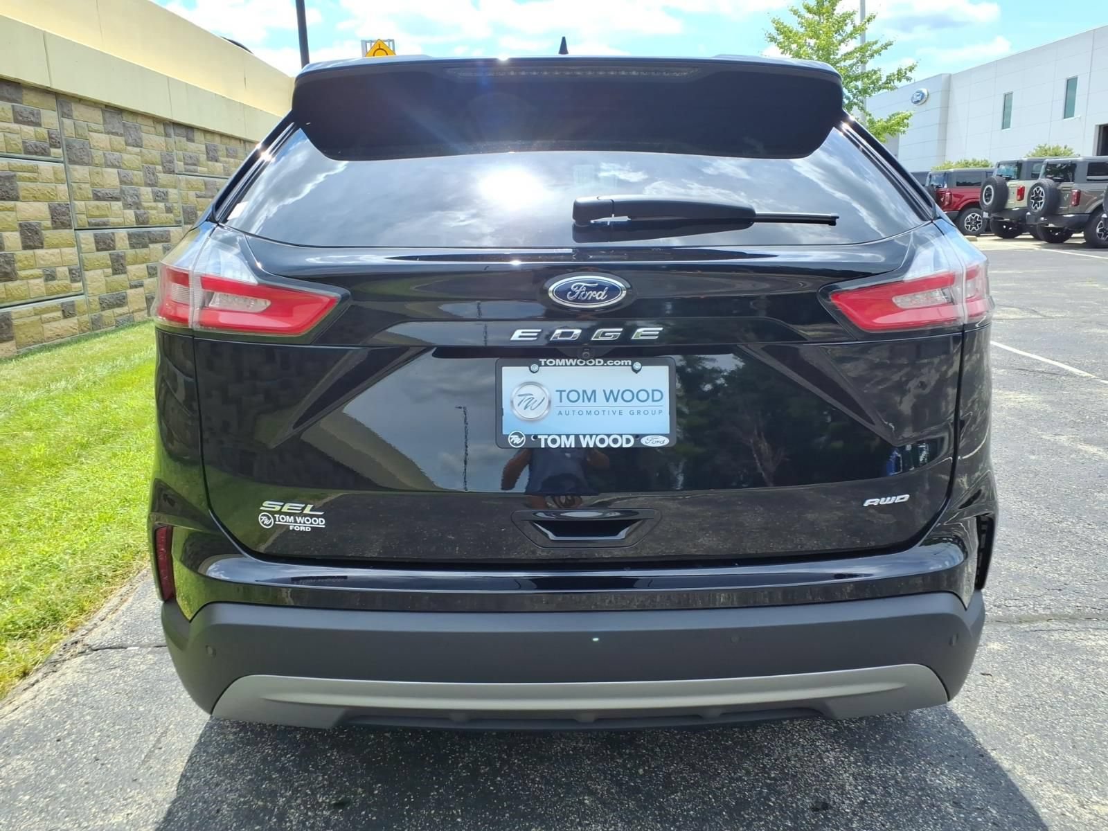 Used 2021 Ford Edge SEL AWD/4WD image 9