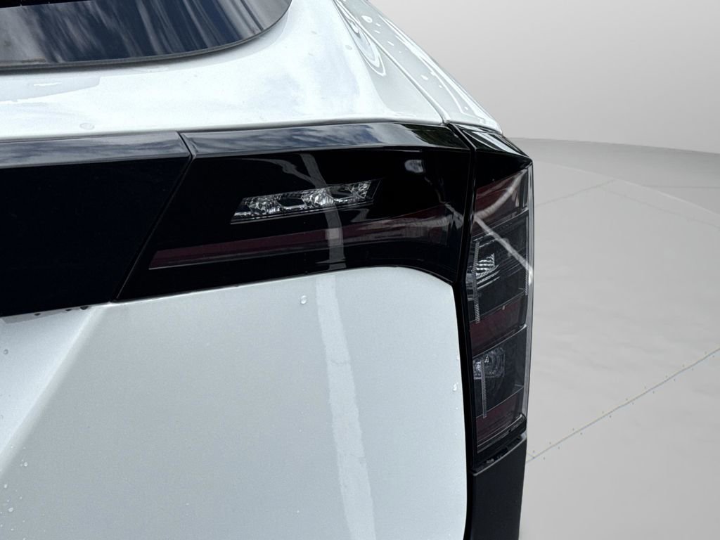 New 2026 Nissan Kicks SR AWD/4WD image 19