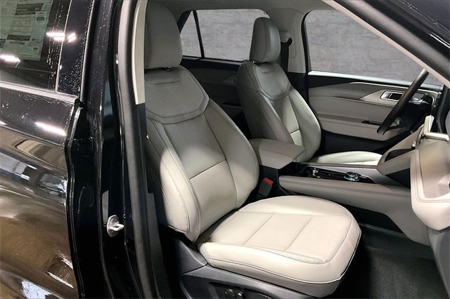 New 2026 Ford Explorer Active w/ Active Comfort Package image 11