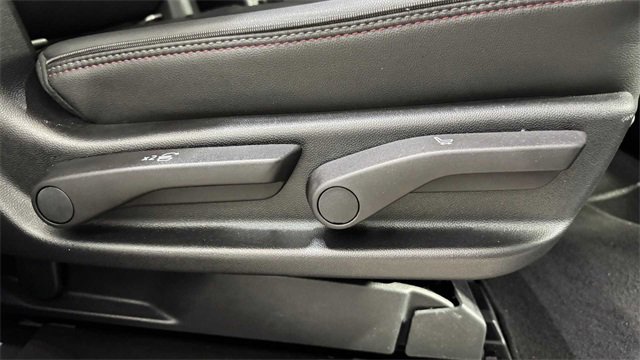 Used 2021 Chevrolet Tahoe RST w/ Luxury Package image 18