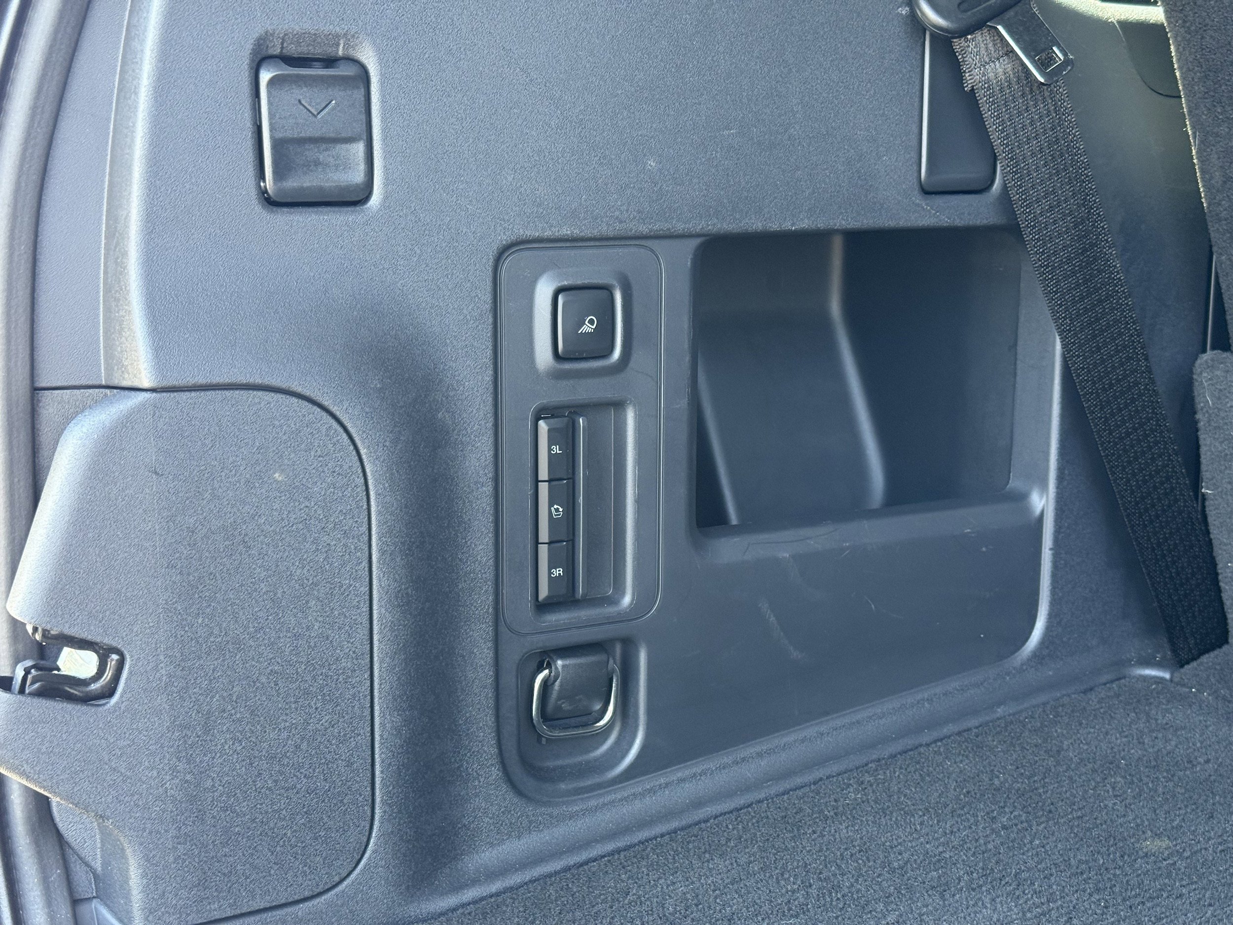 Used 2025 Ford Expedition Active RWD image 30