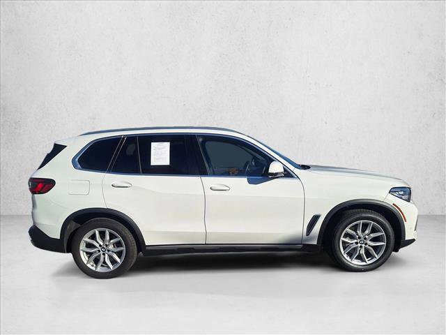 Used 2022 BMW X5 xDrive40i w/ Parking Assistance Package image 5