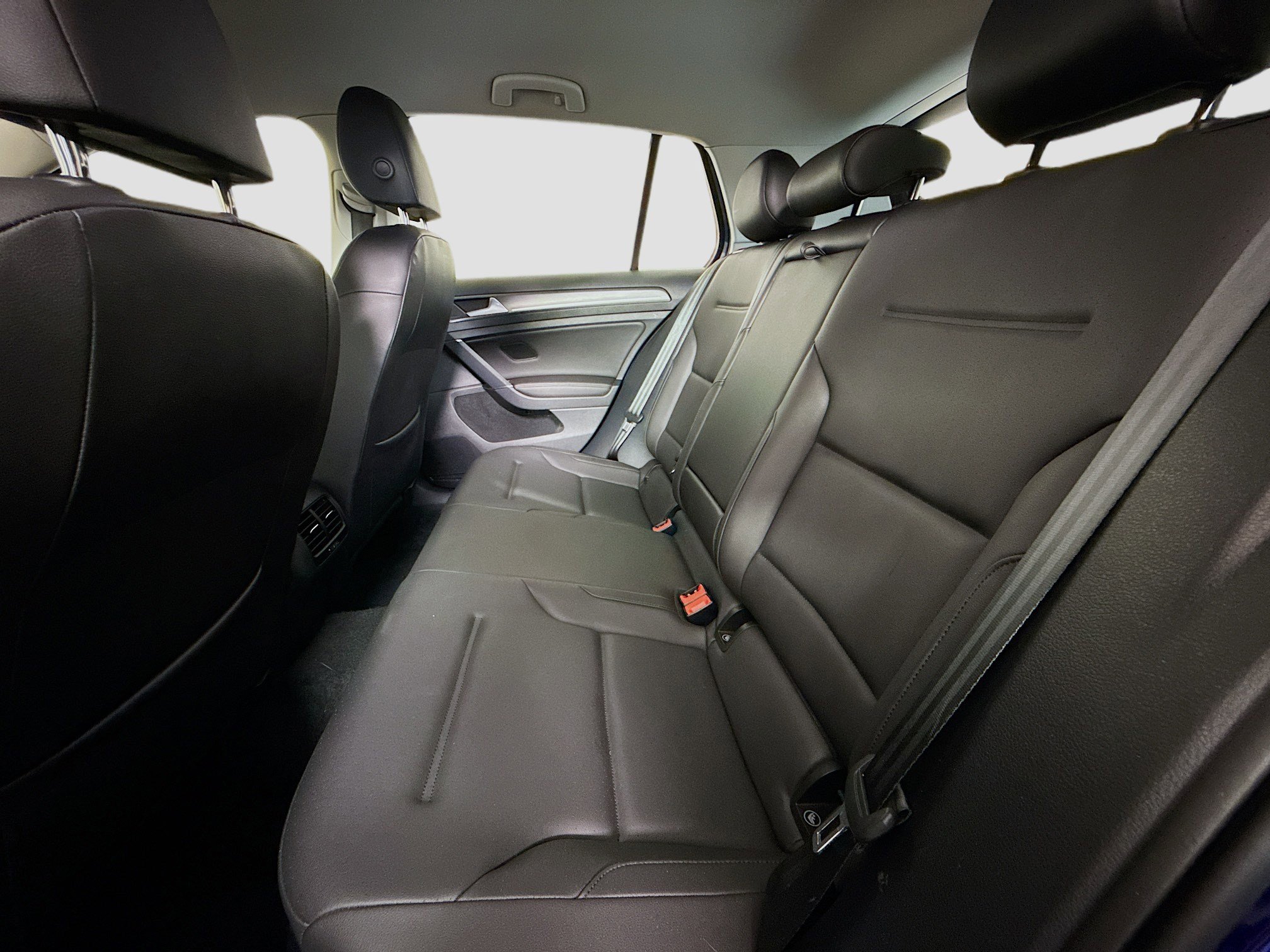 Used 2017 Volkswagen e-Golf SEL Premium image 25