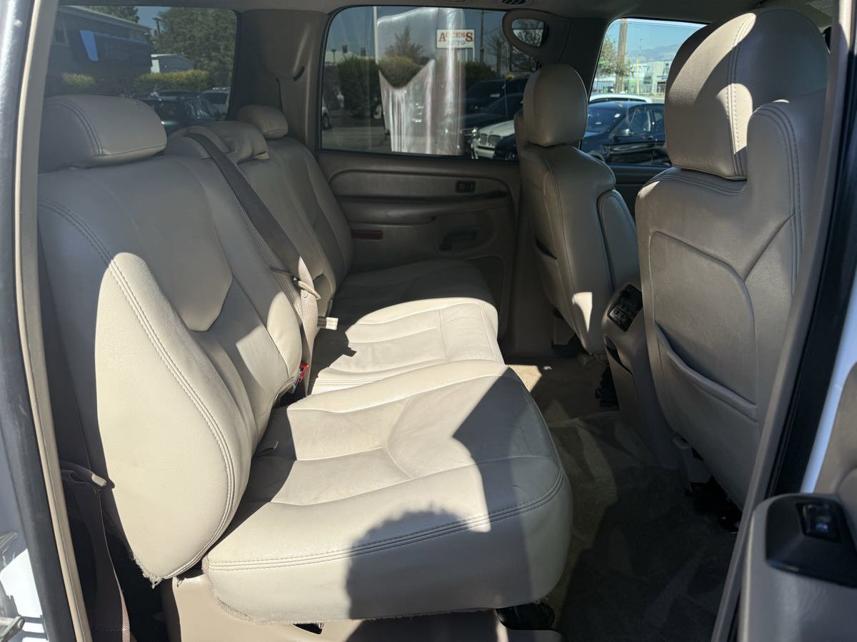 Used 2006 Chevrolet Suburban 2500 LT w/ Preferred Equipment Group image 18