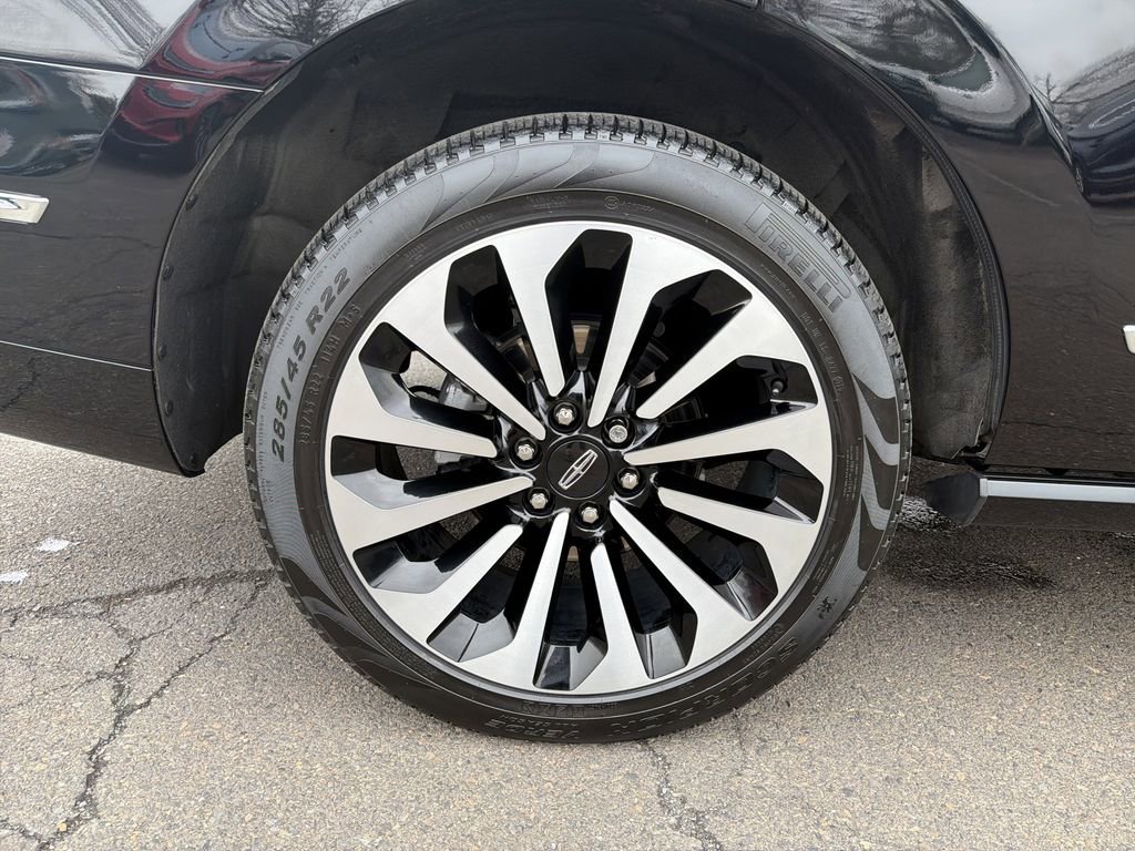 Certified 2024 Lincoln Navigator Reserve image 34