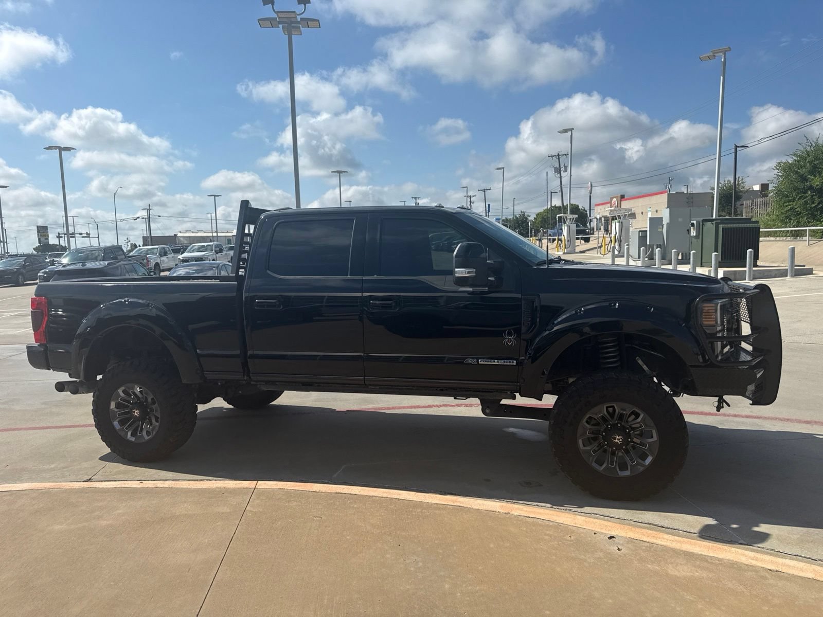Used 2022 Ford F250 Lariat w/ Black Appearance Package AWD/4WD image 4
