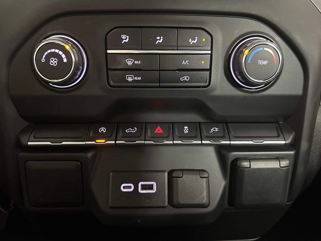 Used 2021 Chevrolet Silverado 1500 Custom AWD/4WD image 19