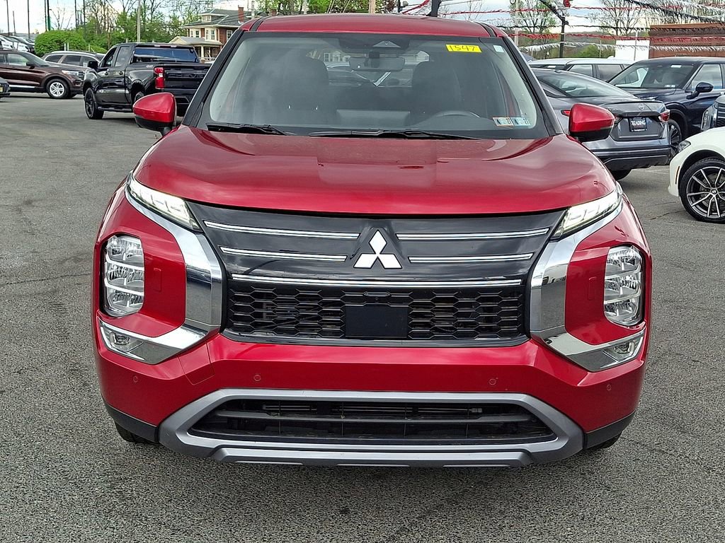 Used 2025 Mitsubishi Outlander SE AWD/4WD image 2