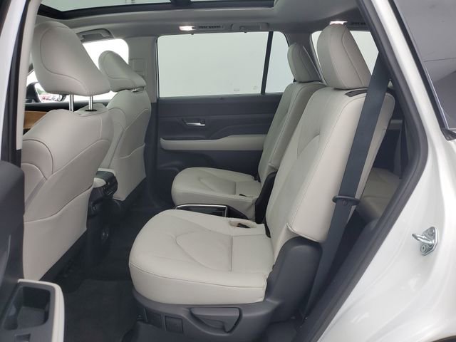 Used 2025 Toyota Grand Highlander FWD image 13