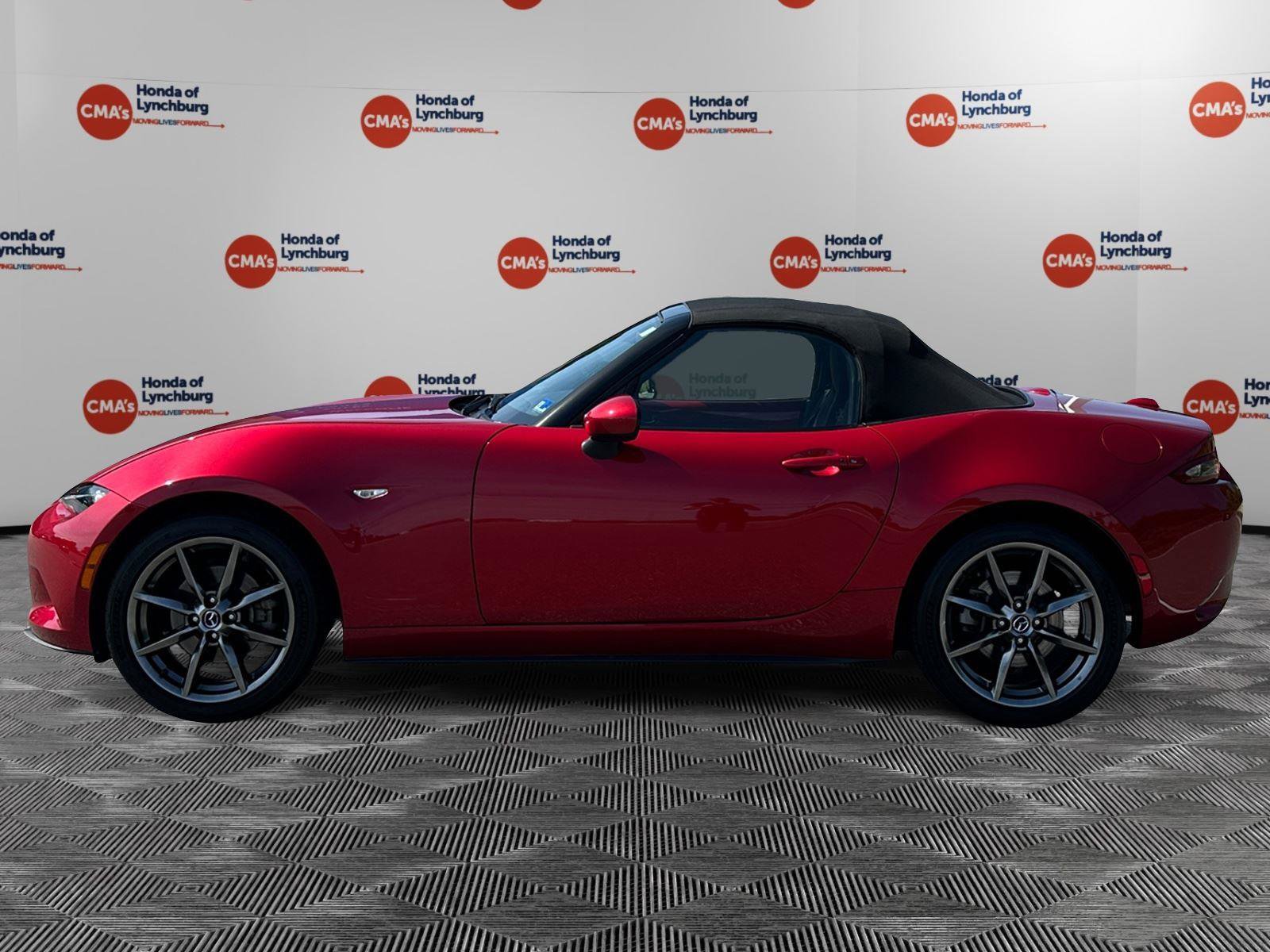 Used 2016 MAZDA MX-5 Miata Grand Touring RWD image 2