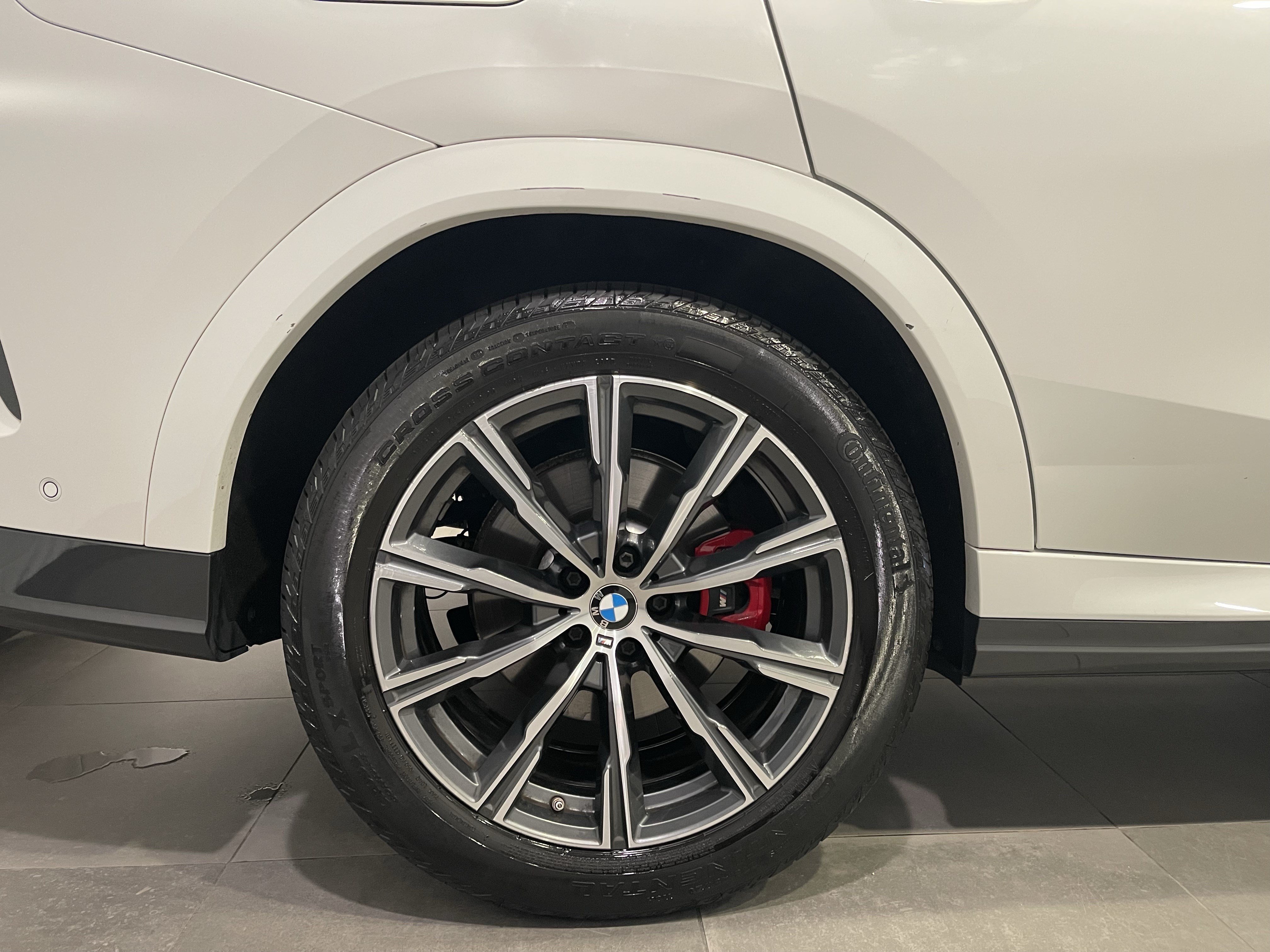 Used 2023 BMW X6 xDrive40i w/ M Sport Package AWD/4WD image 9