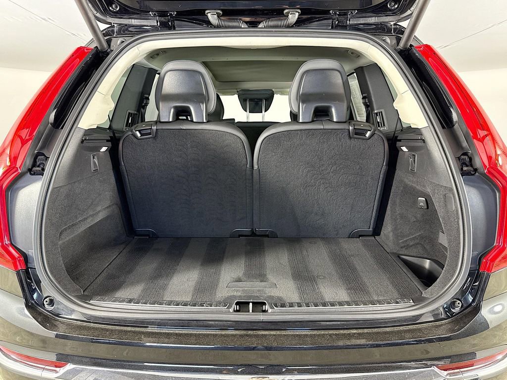 Certified 2025 Volvo XC90 B6 Plus image 27