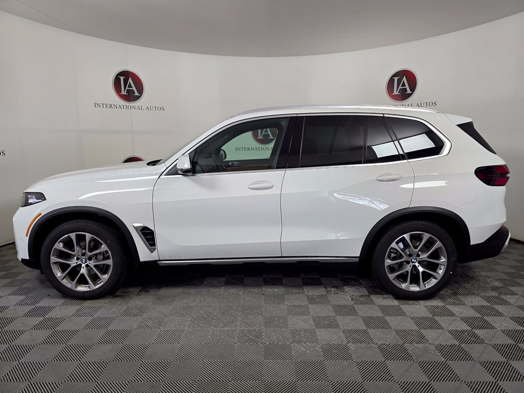 Used 2024 BMW X5 xDrive40i w/ Parking Assistance Package AWD/4WD image 6