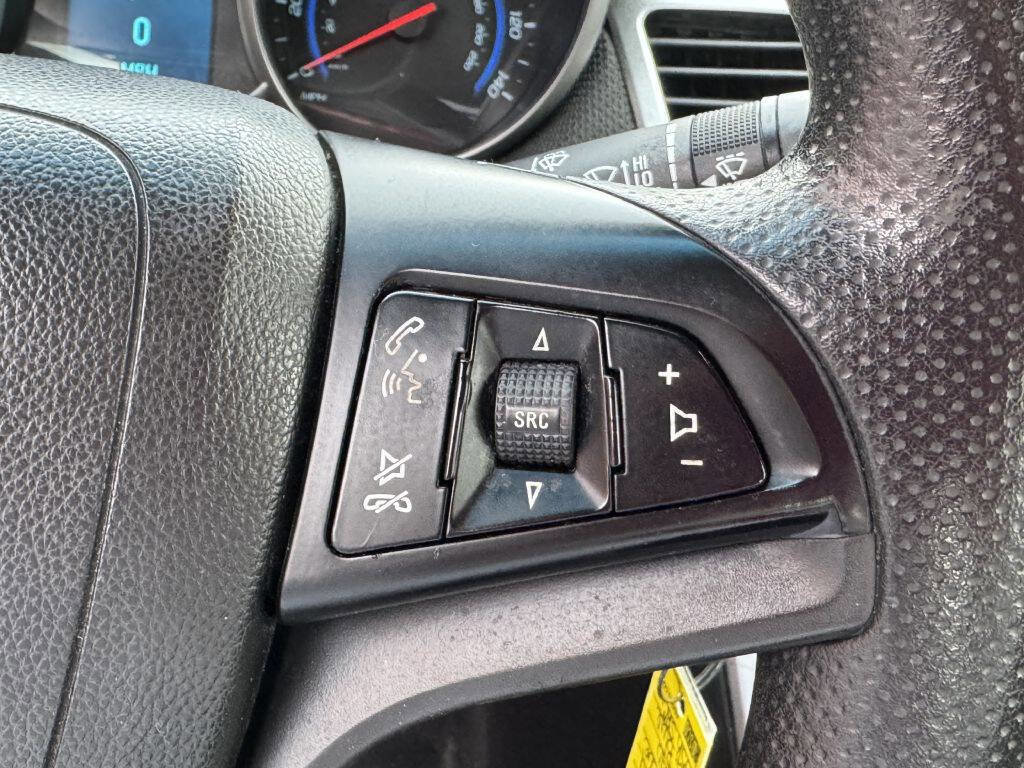 Used 2015 Chevrolet Cruze LT image 16