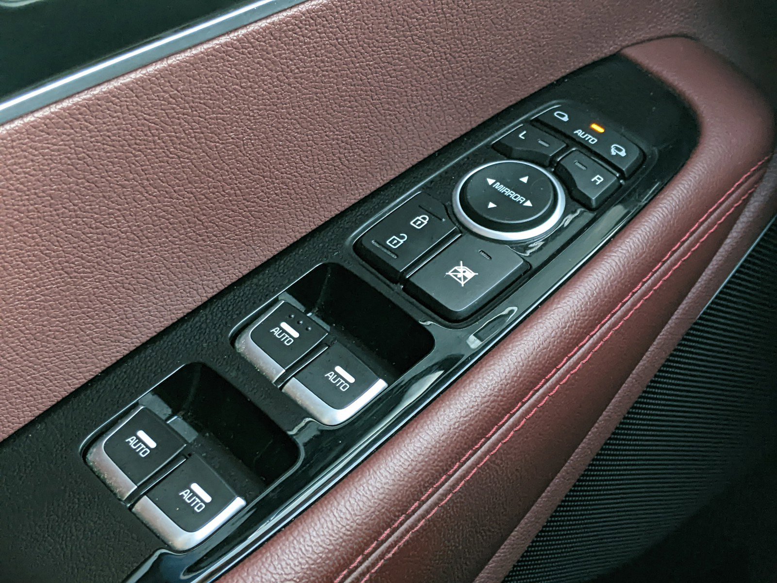 Used 2017 Kia Sorento SX image 21