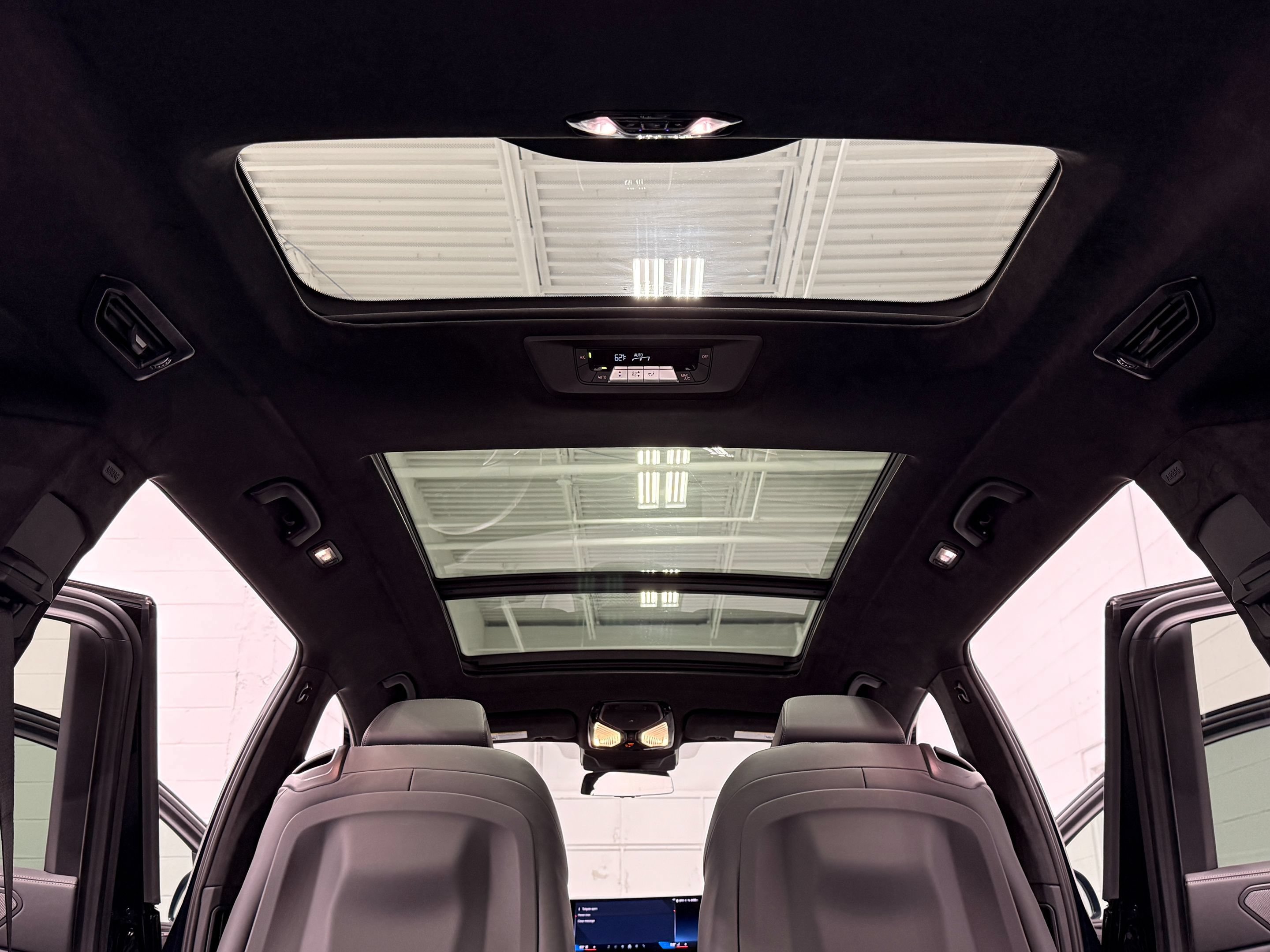 Used 2024 BMW X7 M60i AWD/4WD image 42