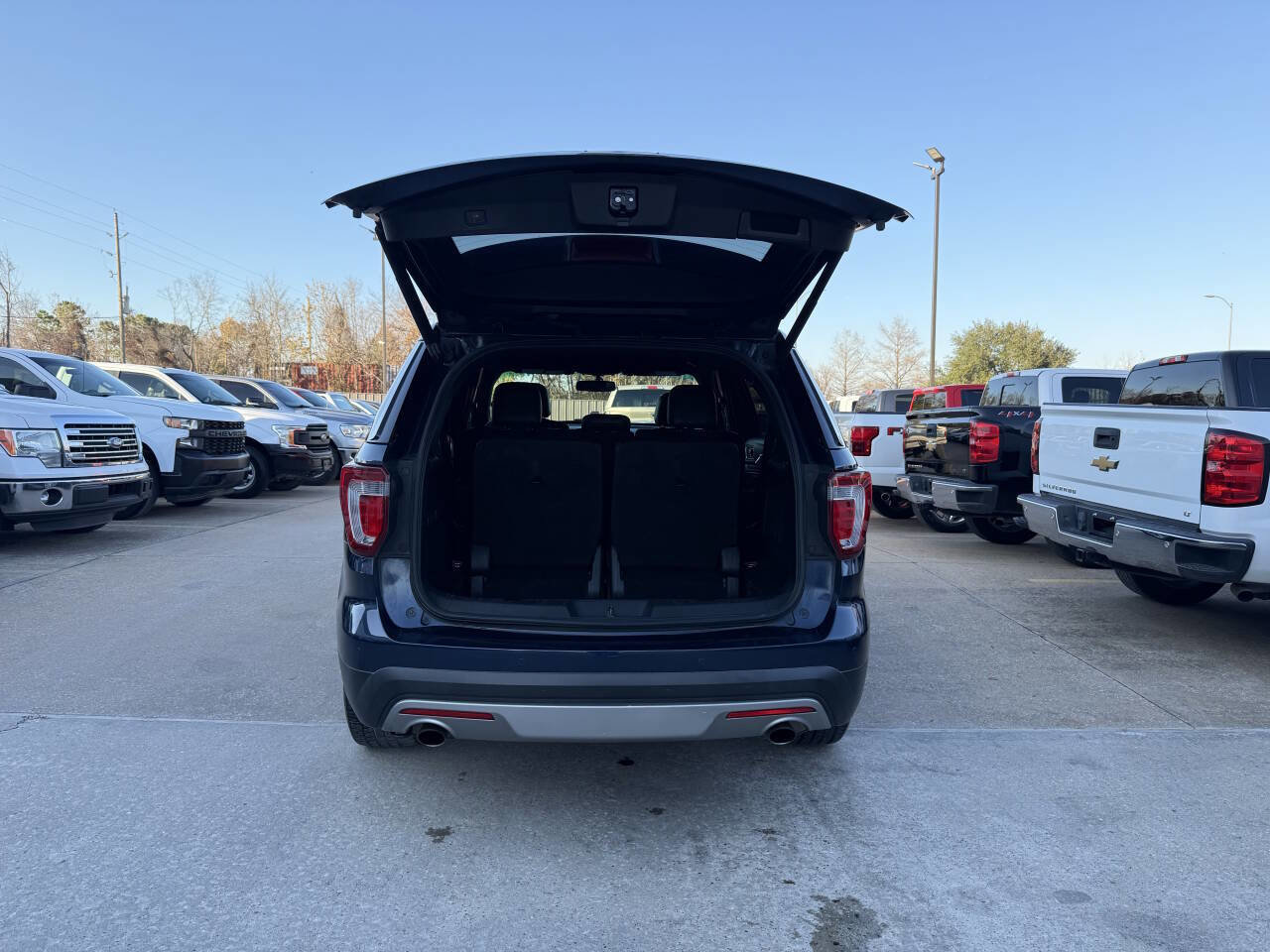 Used 2017 Ford Explorer Limited FWD image 38