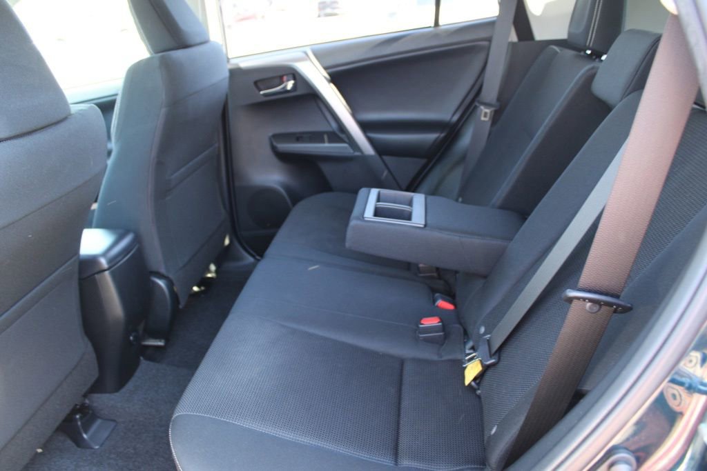 Used 2018 Toyota RAV4 XLE image 25