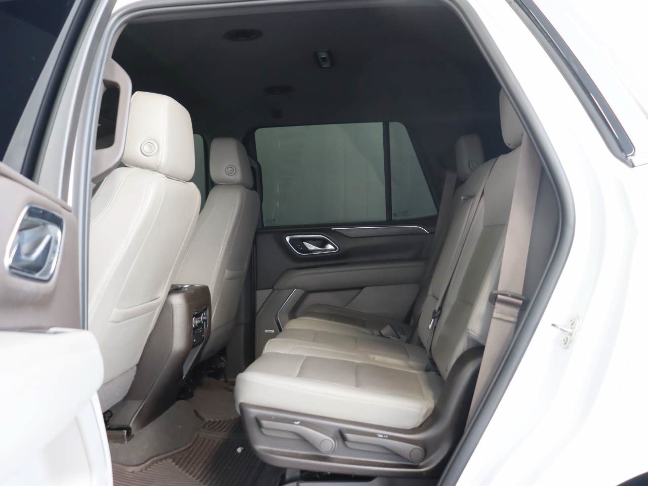 Used 2023 Chevrolet Tahoe LT AWD/4WD image 15