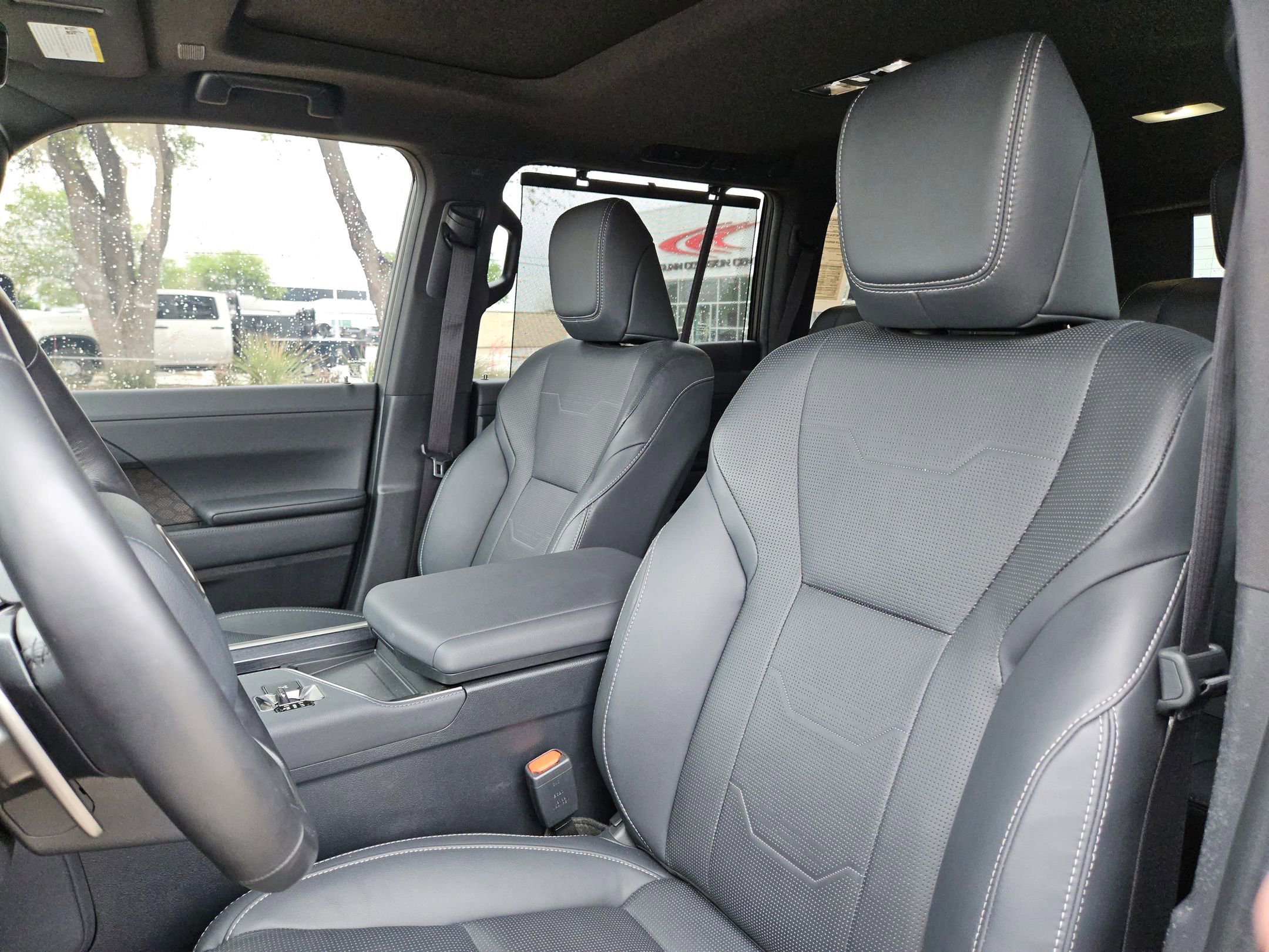 Used 2024 Lexus GX 550 w/ Accessory Package (Z1) image 13