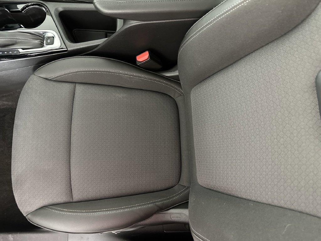 Used 2023 Buick Encore GX Select w/ Experience Buick Package FWD image 24