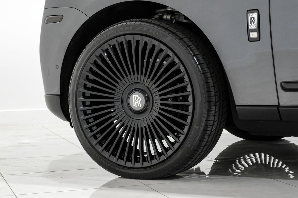 Used 2022 Rolls-Royce Cullinan w/ Cullinan Package image 70