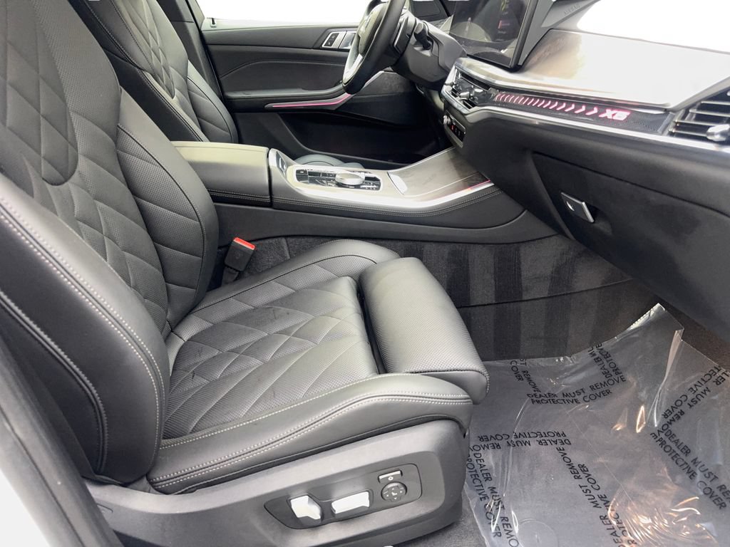 Used 2024 BMW X5 xDrive40i w/ Parking Assistance Package AWD/4WD image 45