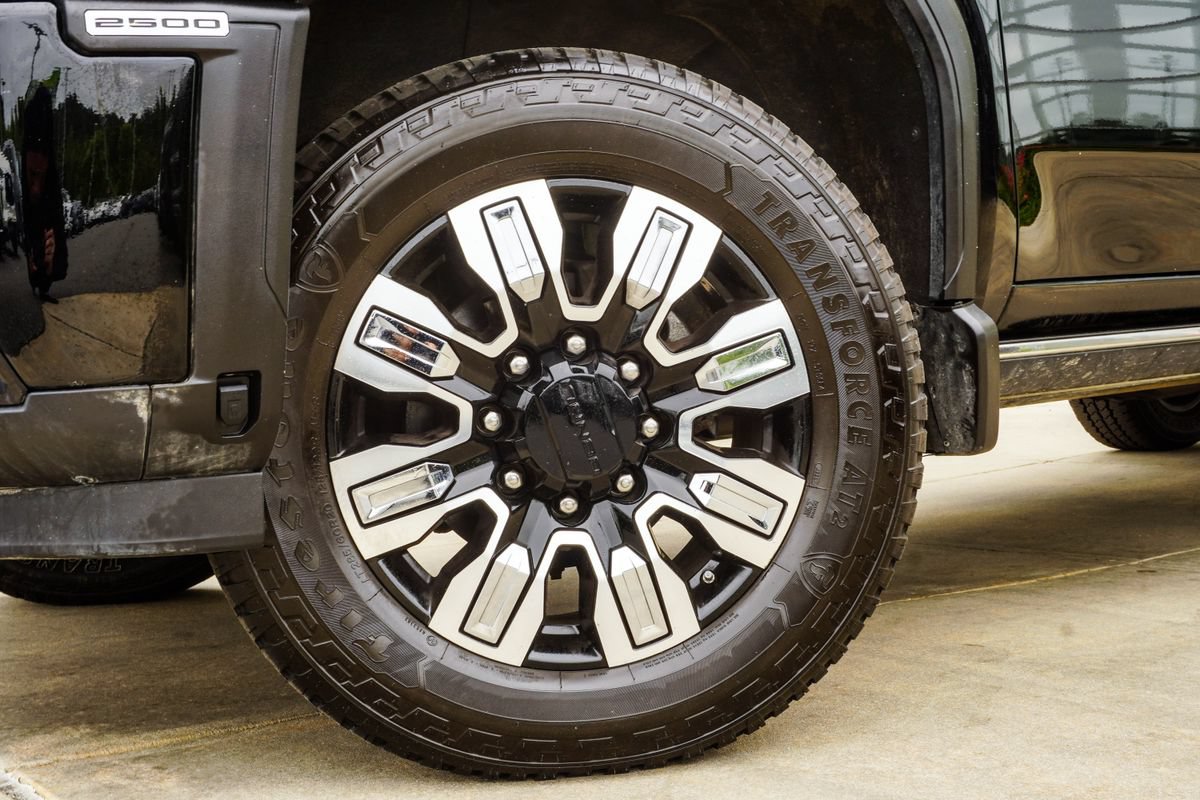Used 2024 GMC Sierra 2500 Denali Ultimate w/ Max Trailering Package AWD/4WD image 3