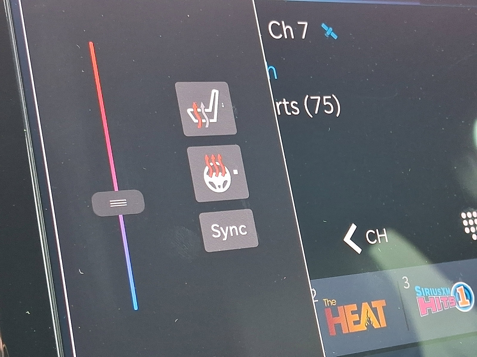 Used 2025 Chrysler Pacifica Select image 24