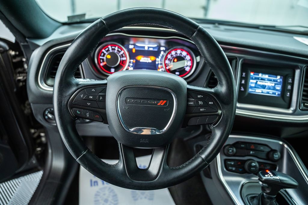 Used 2015 Dodge Challenger SXT RWD image 26