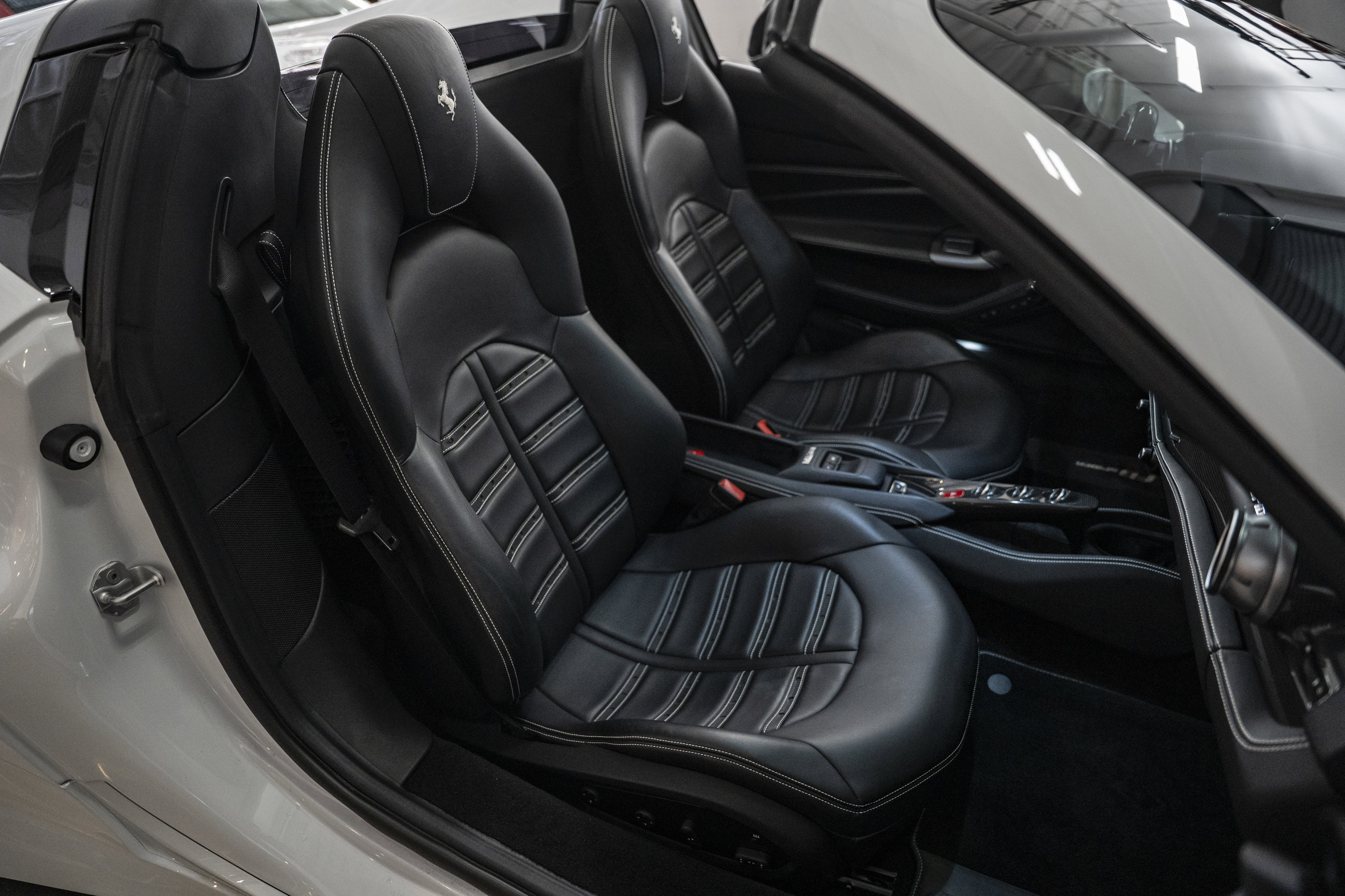 Used 2021 Ferrari F8 Tributo RWD image 32