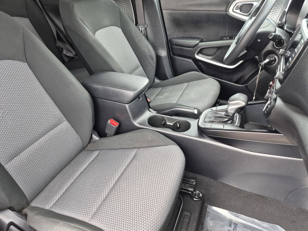 Used 2023 Kia Soul LX FWD image 17