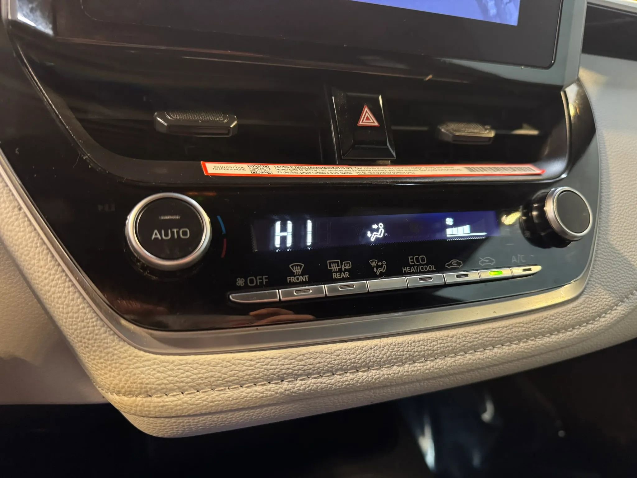 Used 2025 Toyota Corolla SE image 15