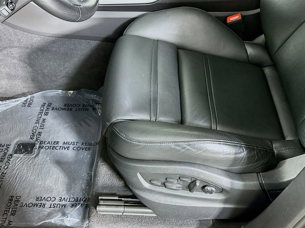Used 2024 Porsche Cayenne image 22
