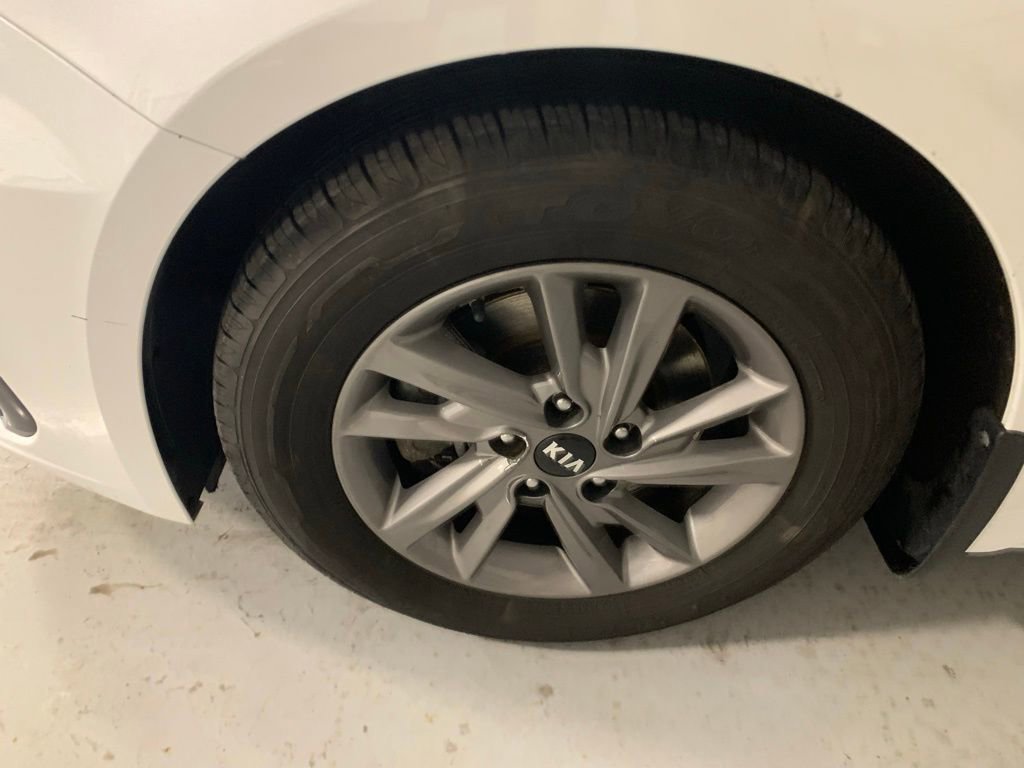 Used 2020 Kia Optima LX image 11