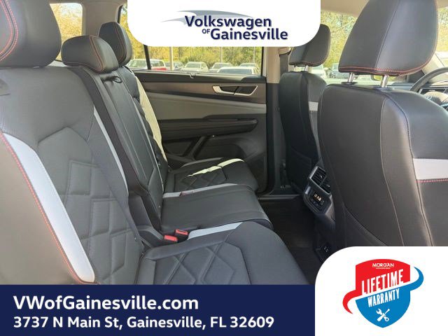 Used 2024 Volkswagen Atlas Peak Edition SEL image 10